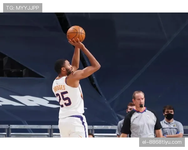 米卡尔·布里奇斯高效无球跑位拉开防线提升球队三分威胁