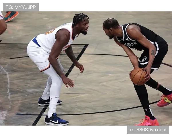 兰德尔对换防低位单打提效，较上季得分结构调整